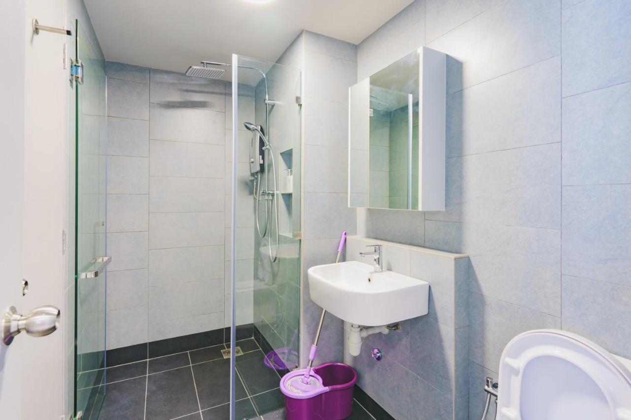 Full Seaview 2R1B Condo For 6Pax In Kota Kinabalu Esterno foto