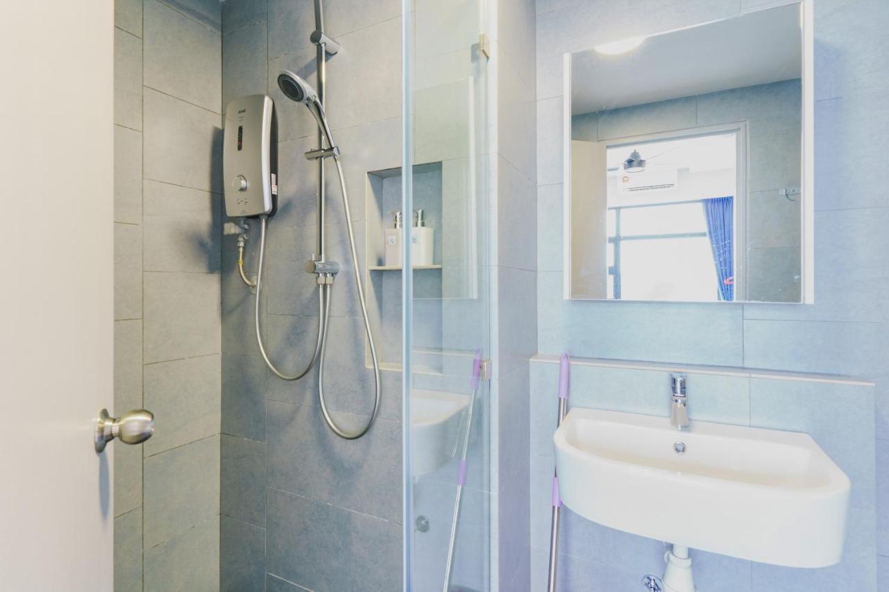 Full Seaview 2R1B Condo For 6Pax In Kota Kinabalu Esterno foto